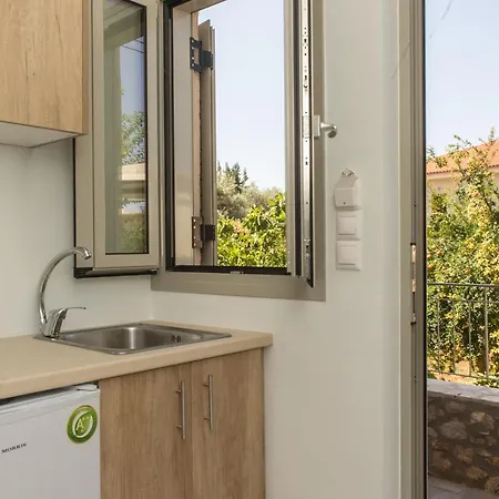 Tasos Rooms Kardhamili