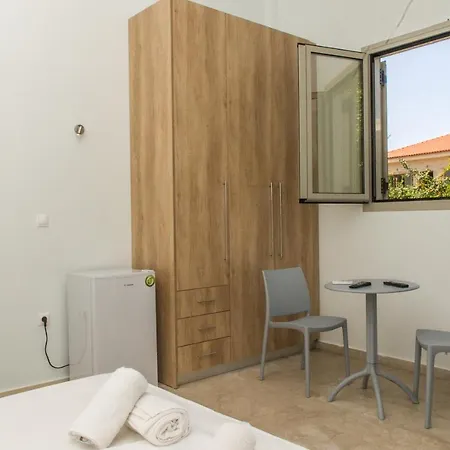Tasos Rooms Kardhamili